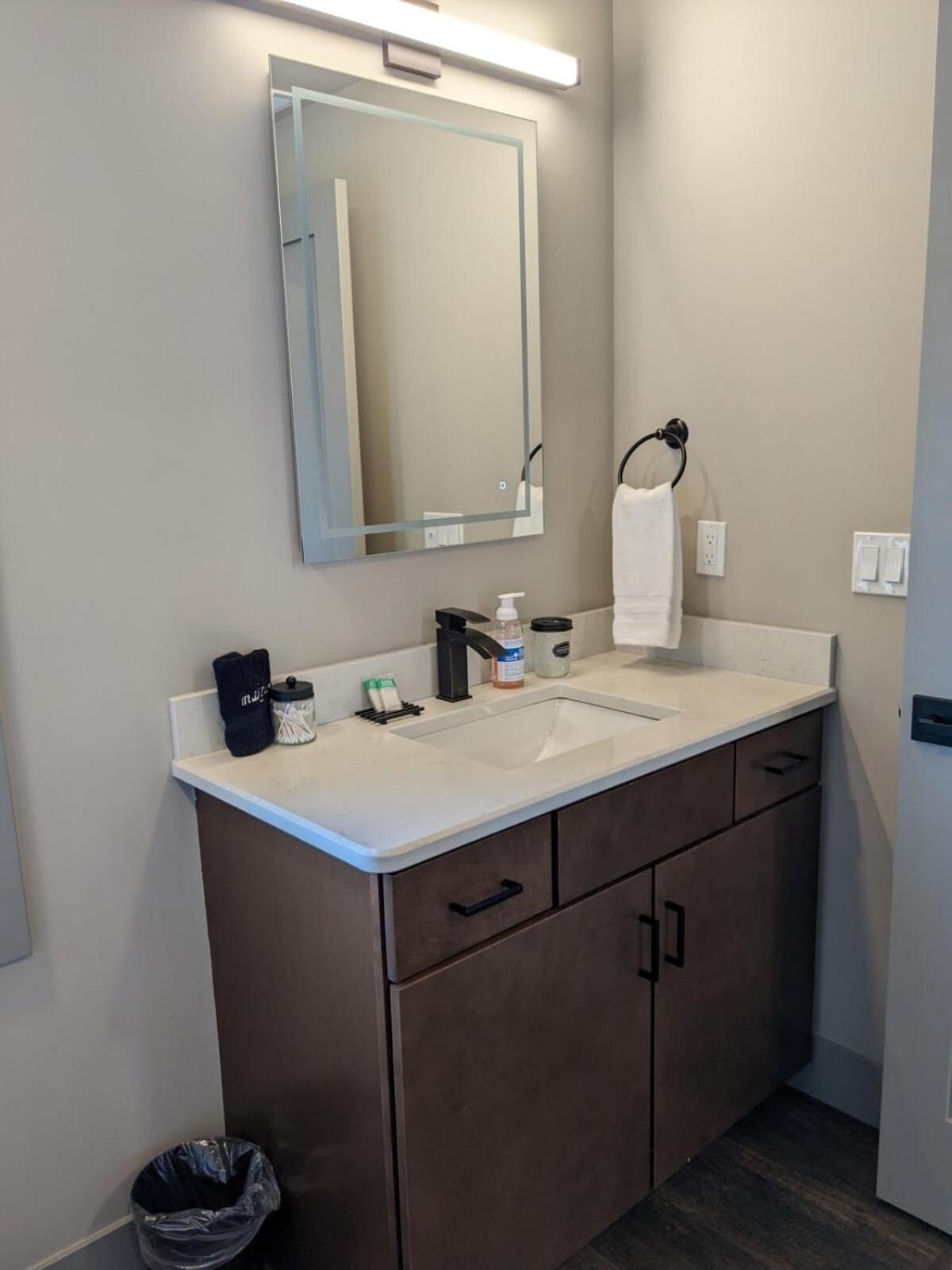 Modern Condo 210 Just Blocks From Lake Michigan Traverse Stadt Exterior foto