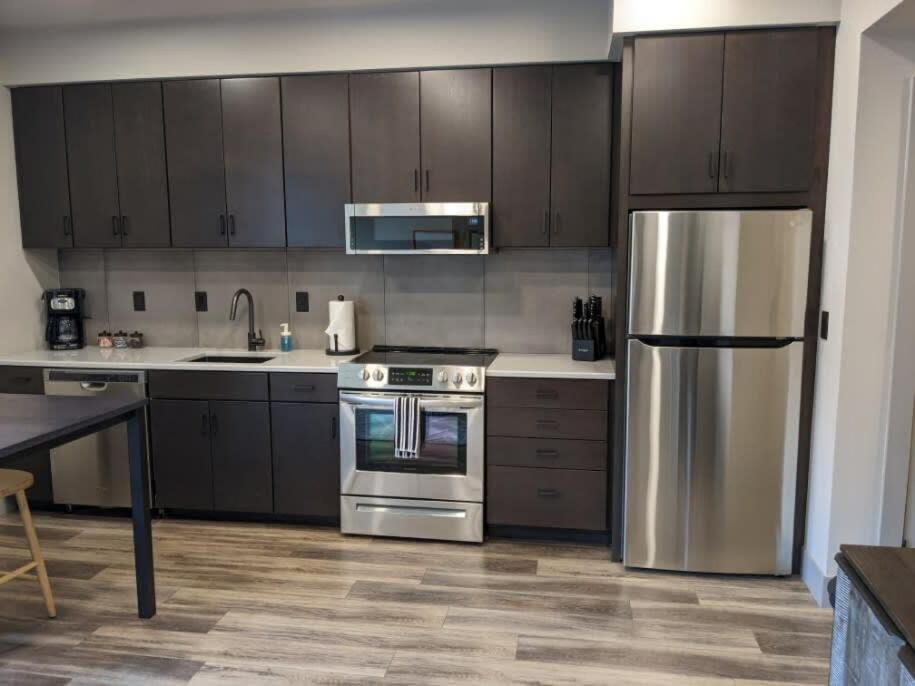 Modern Condo 210 Just Blocks From Lake Michigan Traverse Stadt Exterior foto
