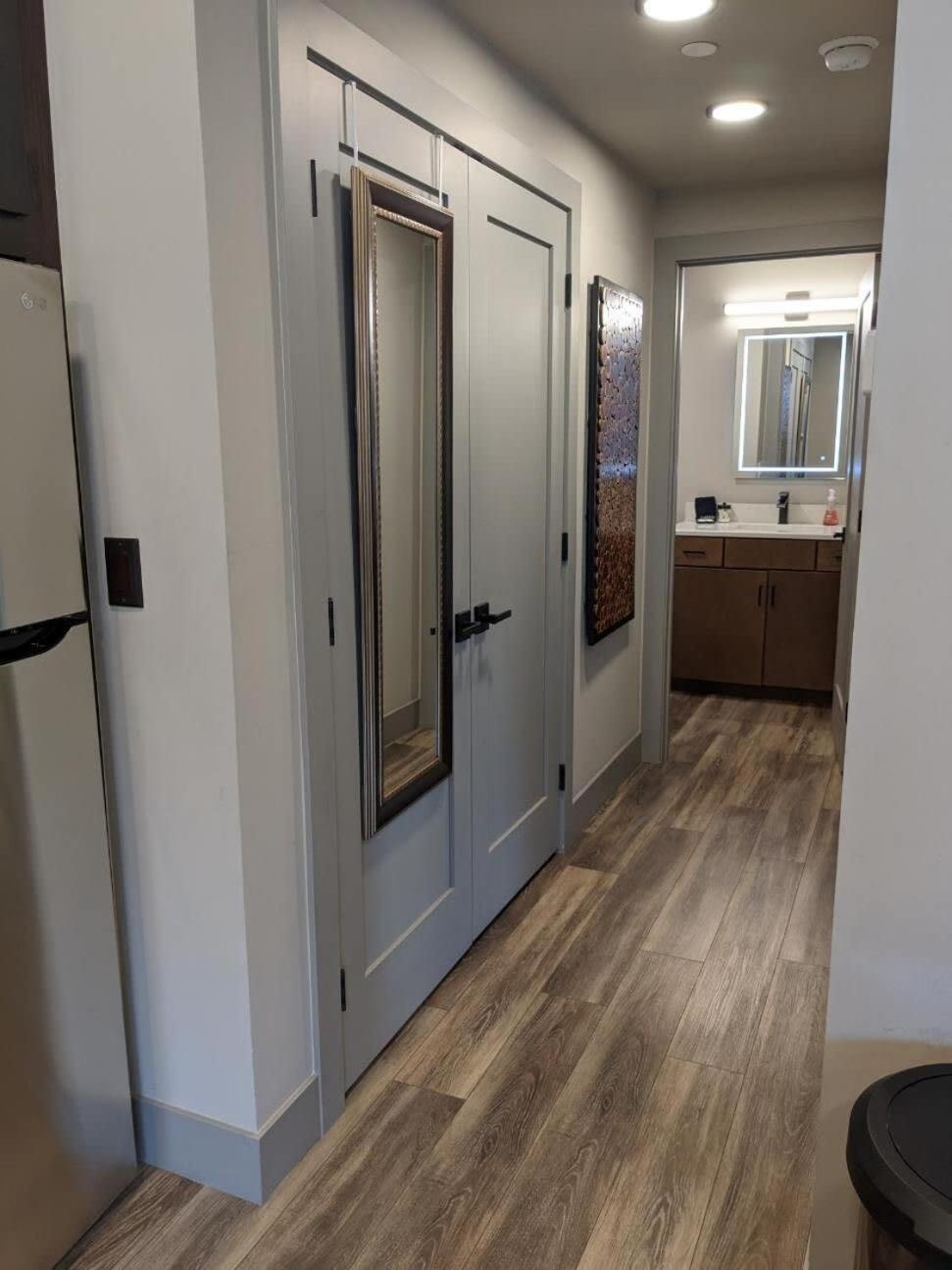 Modern Condo 210 Just Blocks From Lake Michigan Traverse Stadt Exterior foto